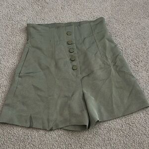 Wilfred Green High-Waisted Shorts